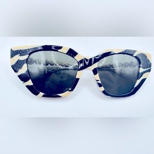 Gucci Zebra patterned sunglasses
